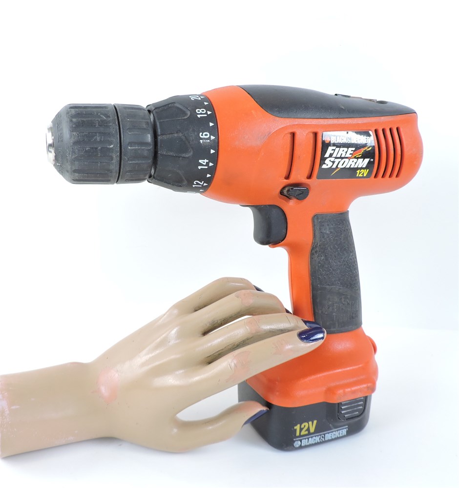 Black and decker 2025 firestorm 12v drill