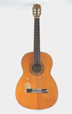 Police Auctions Canada Suzuki No. 700 6 String Classical Guitar