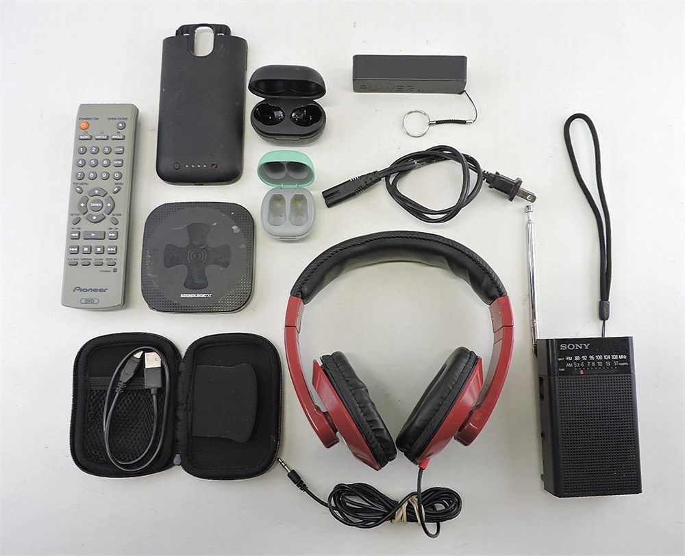 Police Auctions Canada - Lot of Assorted Electronics: Portable 