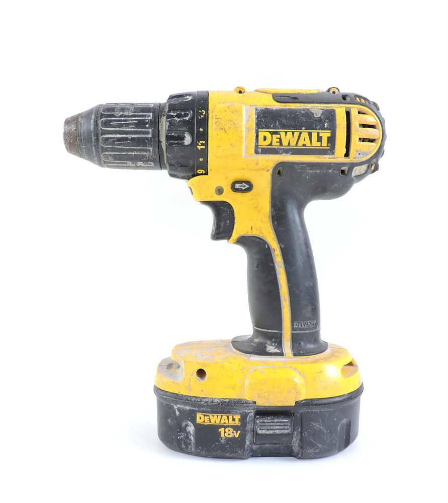 Dewalt 2025 dc720 battery