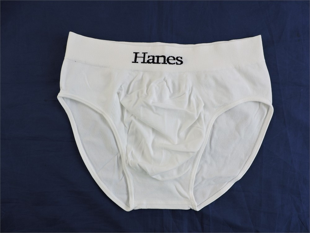 Police Auctions Canada - (2) Youth/Boys RN15763 Hanes Briefs - Size S  (283108L)