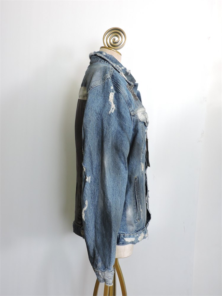 Police Auctions Canada - Women's Zara Text Print Distressed Jean