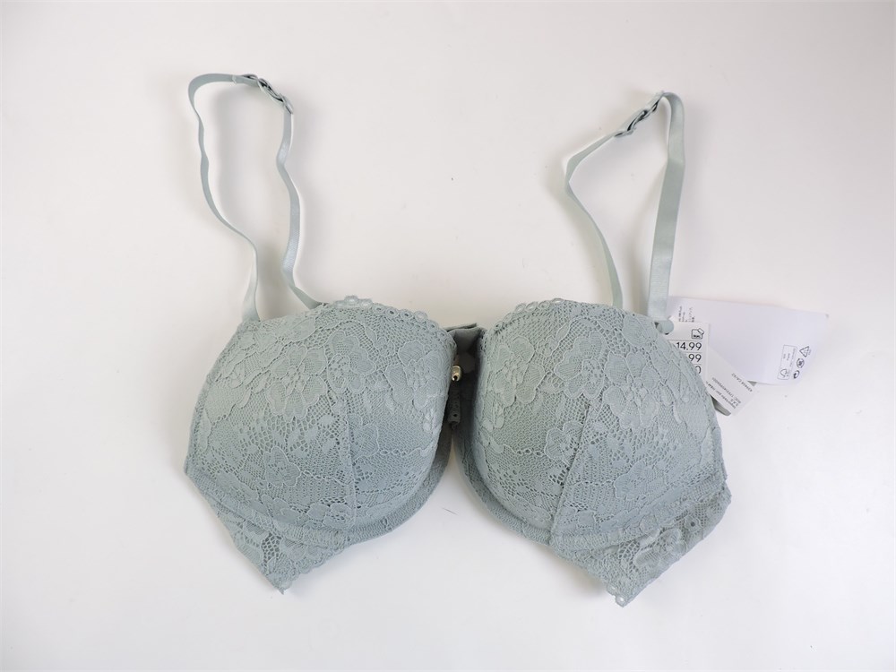 Police Auctions Canada - H&M Women's Underwire Lace Bras (34B/38B) & Girls  Short (10-11A) (521920L)