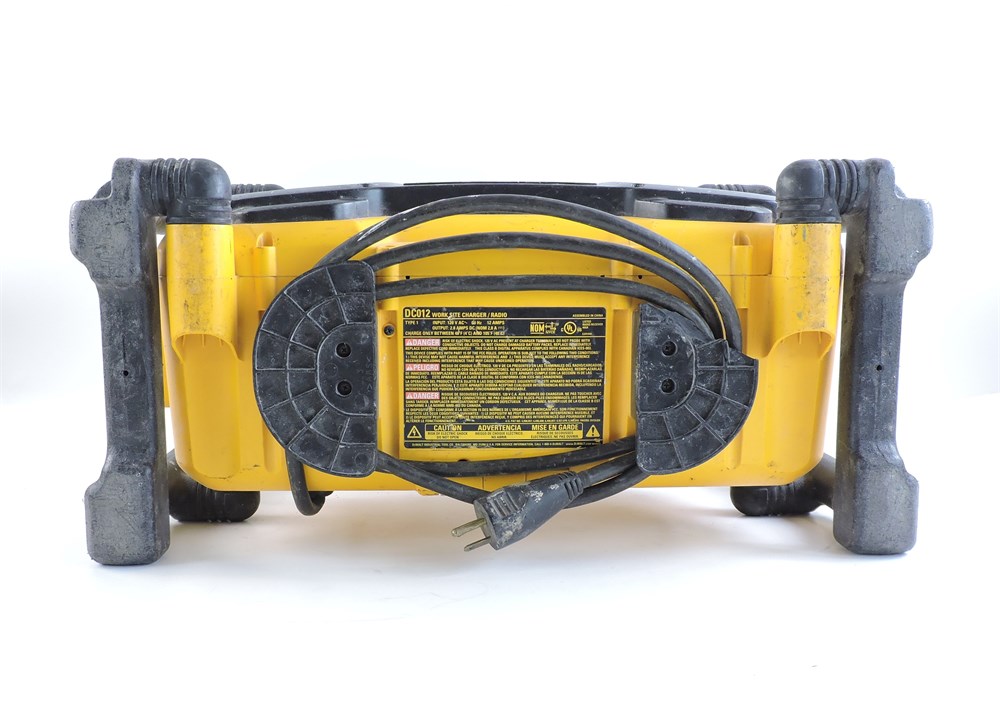 Police Auctions Canada - DeWalt DC012 Worksite Radio/Charger (281389A)