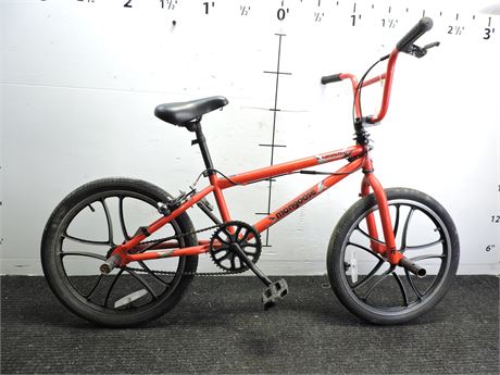 Mongoose crush cheap bmx bike