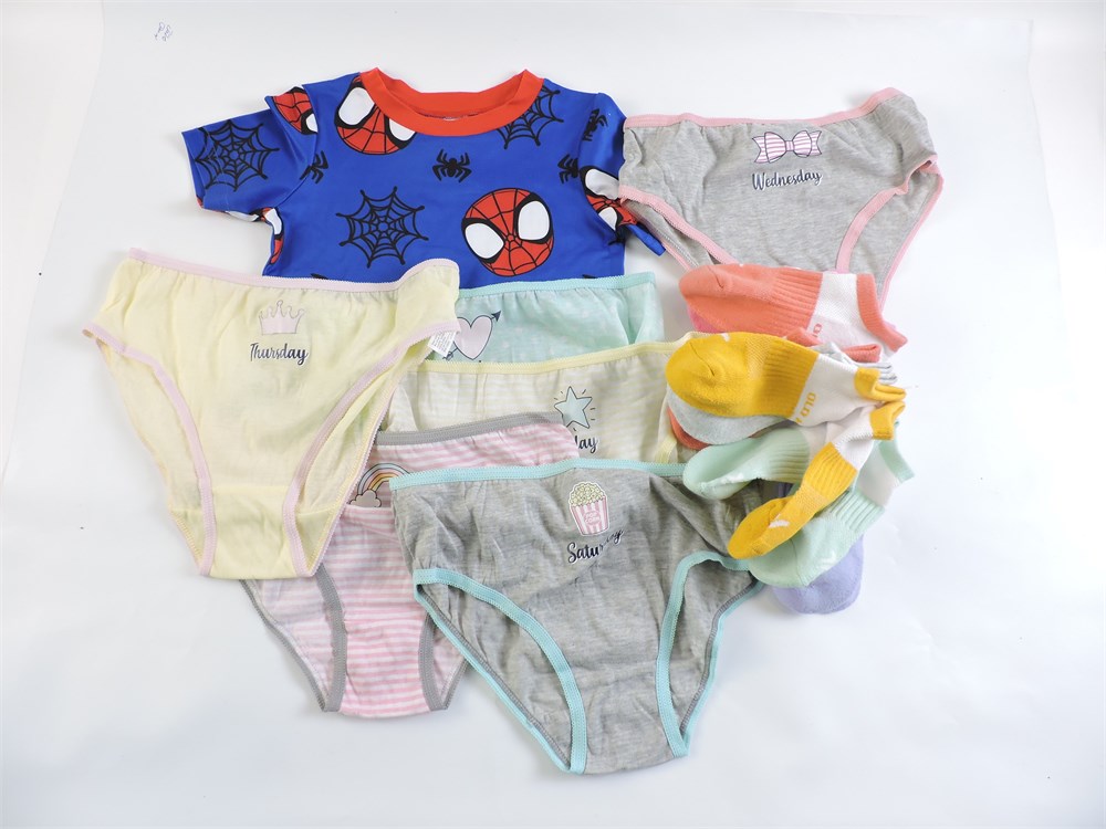 Police Auctions Canada - Lot Of (3) Assorted Kid's Clothing - Spiderman Tee/ Panties/Socks (520893L)