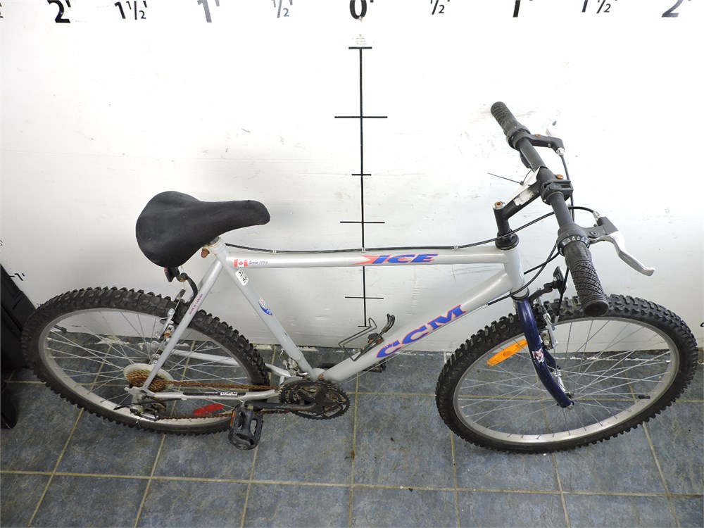 Police Auctions Canada CCM Ice 21 Speed Bike 273026D