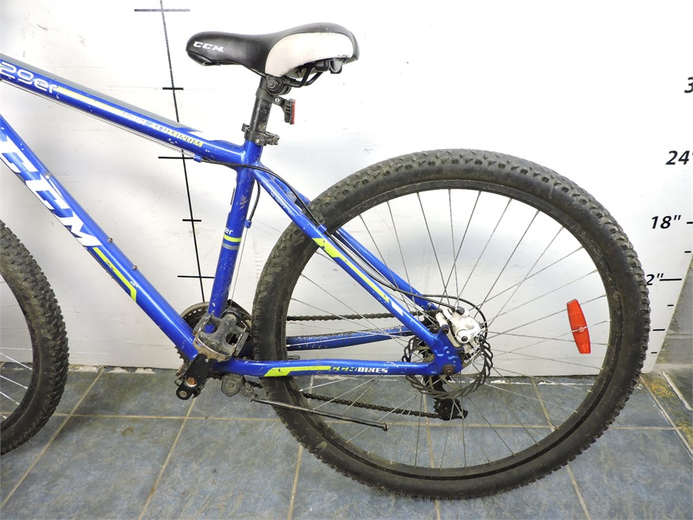 Police Auctions Canada - CCM 29er 21-Speed Front Suspension F/R 