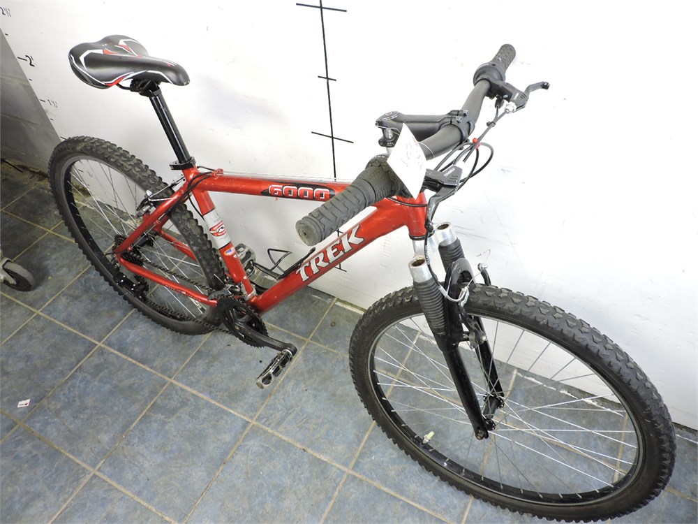 Police Auctions Canada Trek 6000 21 Speed Front Suspension Bike