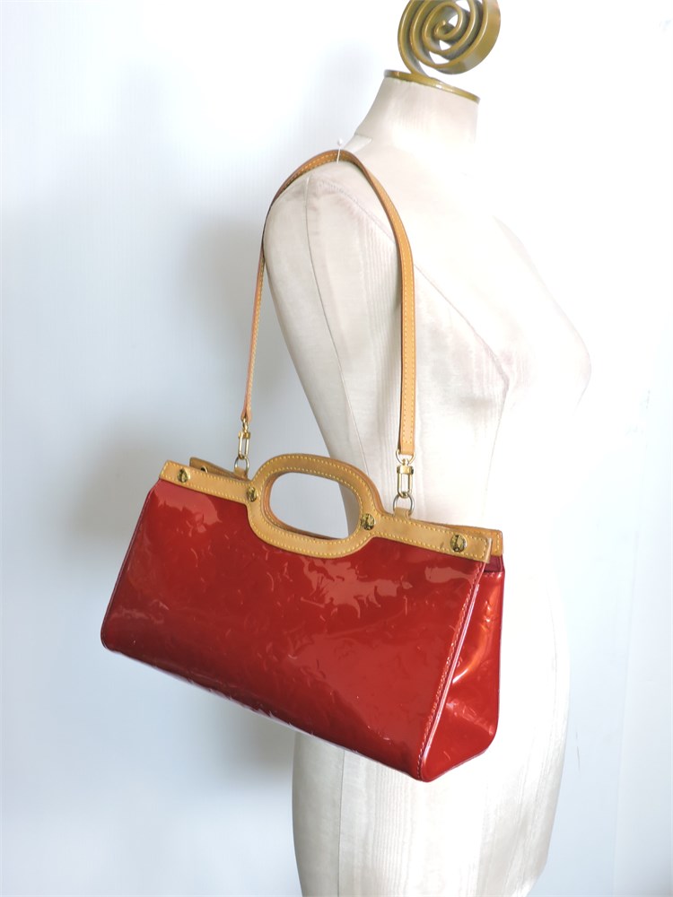 AUTHENTIC LOUIS VUITTON Vernis Red Patent Leather Double Snap