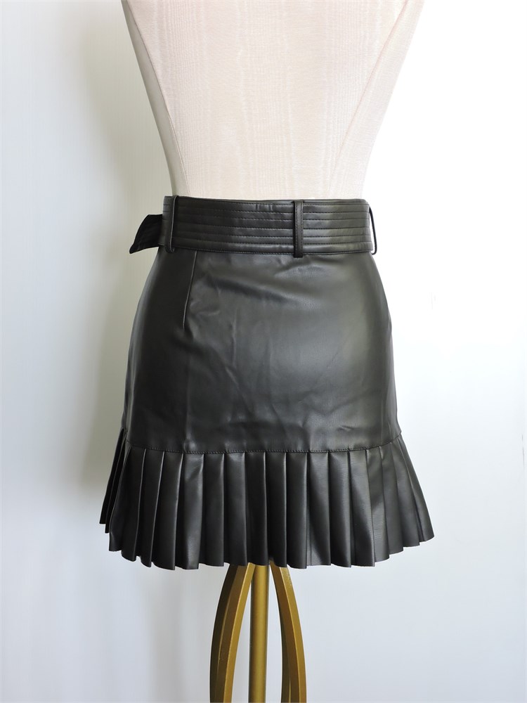 Police Auctions Canada - Women's Zara Faux Leather Sleeveless Cupped  Corset-Style Top - Size L (517227L)