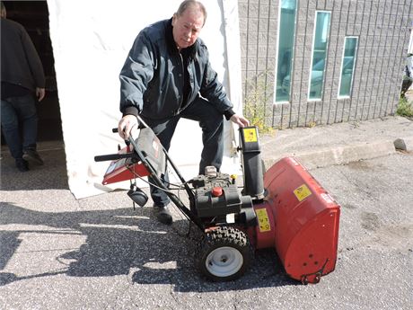 Yardmaster snow outlet blower